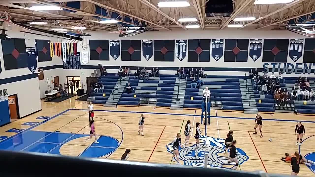 BFHS Varsity Volleyball DISTRICT TOURNAMENT Badgers vs Priest River