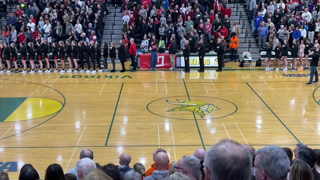 IHSA SuperSectional Hersey vs Maine South Basketball WolverinasBB