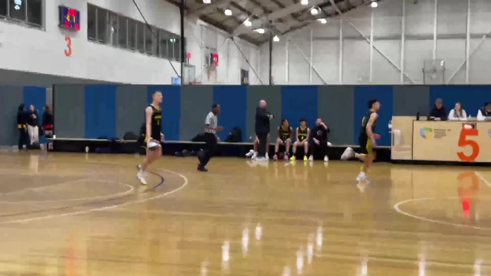 melb-tigers-18-2-vs-whittlesea-pacers-18-1-basketball-zassaaifou01